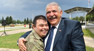 Başkan Mahçiçek: Onlar, sonsuz sevgileri ile hayatımıza tarif edilemez bir güzellik katıyor