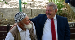 Başkan Mahçiçek: Yaşlılarımıza sahip çıkmak geleceğimize sahip çıkmaktır