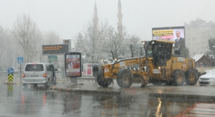 Büyükşehir Kış Şartlarıyla Mücadelede