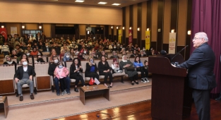 Down sendromlu öğrenciler sahnenin tozunu attırdı