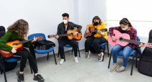 Dulkadiroğlu Gençlik Merkezi Kurslarına Yoğun İlgi 