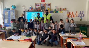 Jandarma’dan öğrencilere trafik eğitimi