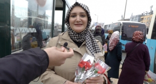 Kadınlardan Ücretsiz Toplu Taşıma Teşekkürü