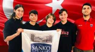 SANKO Okullarının Dört Öğrencisi Yüzme Milli Takımına Seçildi