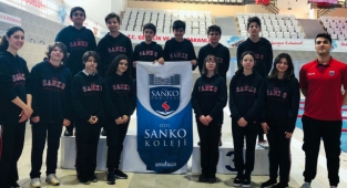 SANKO Okullarının Kız Ve Erkek Yüzme Takımı Bölge İkincisi Oldu