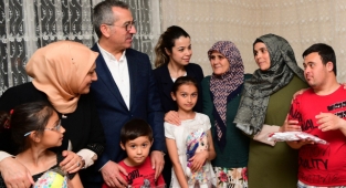 Başkan Güngör Numan Ailesinin Hanesine Misafir Oldu