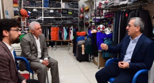 Başkan Güngör Trabzon Caddesi’nde Esnafla Buluştu