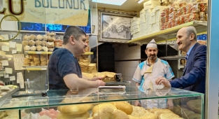 Başkan Okay Bayram Öncesi Trabzon Caddesi Esnafını Ziyaret Etti
