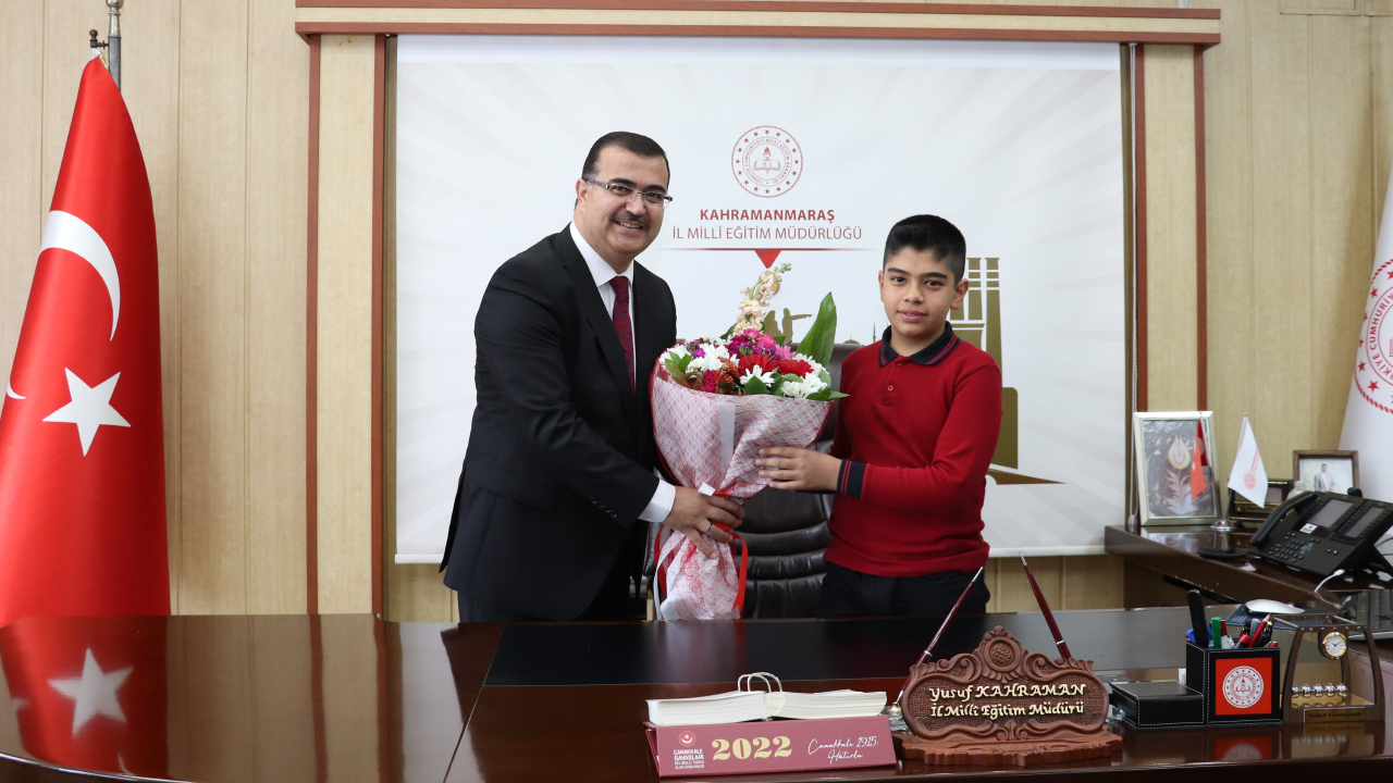 Kahraman, Makamını Öğrenci Yunus Emre Kuzhan’a Bıraktı