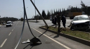 Kahramanmaraş’ta otomobil elektrik direğine çarptı: 6 yaralı