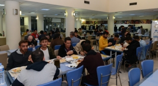 KSÜ Yönetimi Ramazan’da Öğrenci Sofralarına Misafir Oluyor