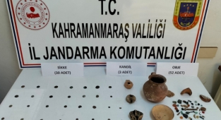 Türkoğlu’nda otomobilde tarihi eser bulundu