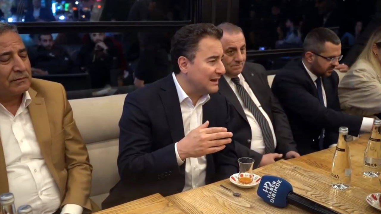 Ali Babacan’dan Akaryakıt Tepkisi: Fiyatlar dünyadaki gibi artsaydı mazot 9-10 liraydı