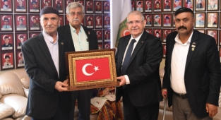 Başkan Mahçiçek’ten şehit aileleri ve gazilere anlamlı bayram ziyareti