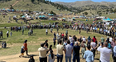 Çağlayancerit, 2. Ayranpınarı Şenliğiyle Coştu!