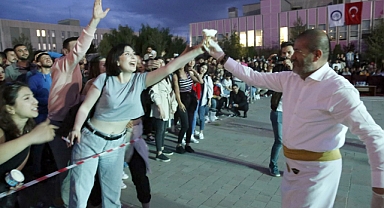 Çankırı’daki dondurma şov izdihama neden oldu!