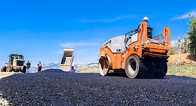 Dulkadiroğlu’ndan Ayaklıcaoluk Mahallesi’nde Asfalt Çalışması 