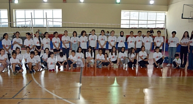 Kahramanmaraş’ta voleybol okulu açıldı