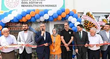 Başkan Güngör Rehabilitasyon Merkezi Açılışına Katıldı