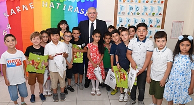 Başkan Mahçiçek, minik öğrencilerin karne heyecanına ortak oldu