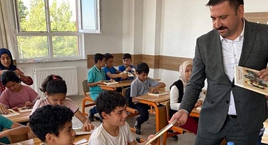 Bu Tatilde Karne Hediyeleri Ülkü Ocakları'ndan