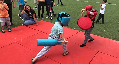 Çağlayancerit'te çocuklar gönüllerince eğlendi