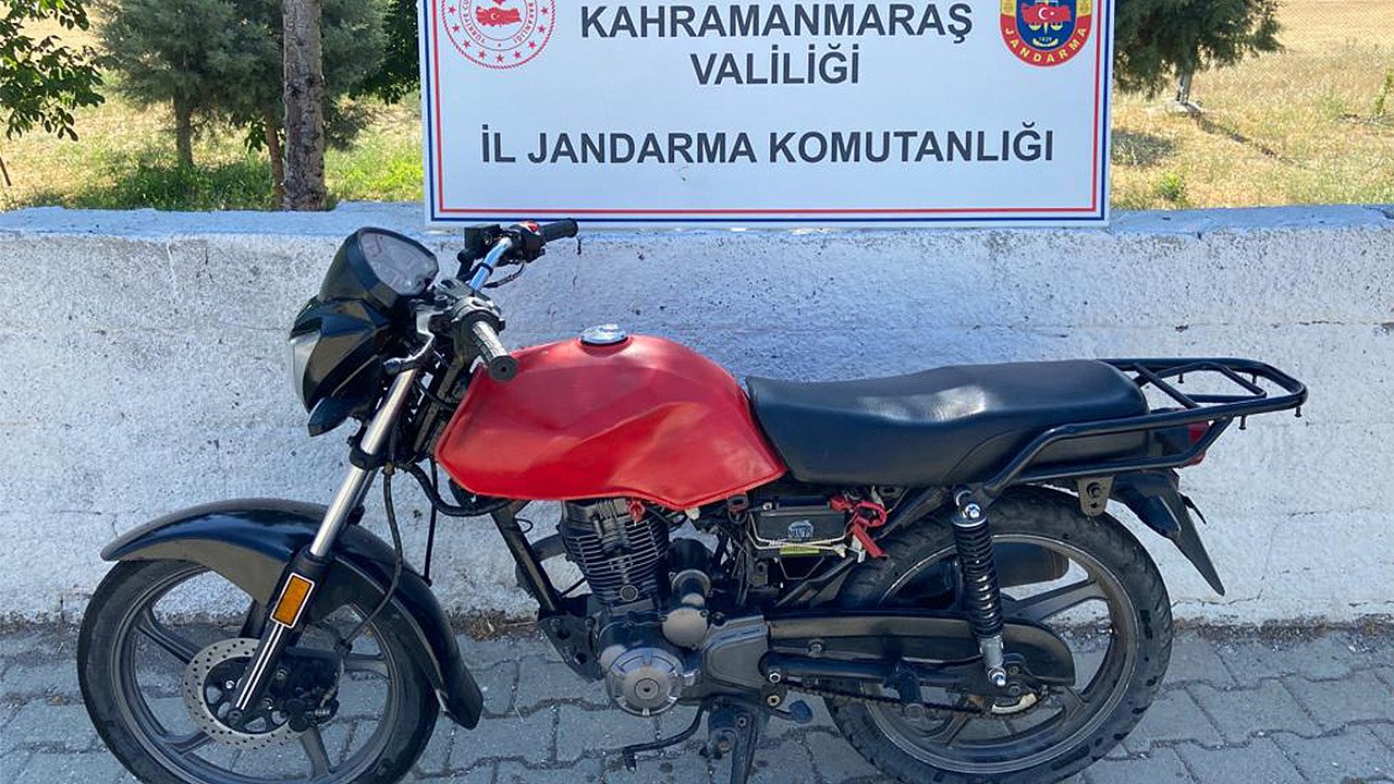 Çalıntı motosikletle seyahat ederken yakalandı