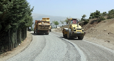 Elmalar’ın Yol Sorunu Büyükşehir’le Çözülüyor
