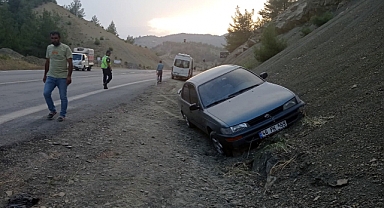 Kahramanmaraş’ta yoldan çıkan otomobil toprak zemine çarptı: 1 yaralı