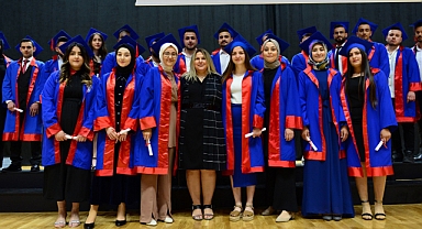 KSÜ’de Hemşirelik Bölümü Öğrencileri Meslek Yeminlerini Ederek Mezun Oldu