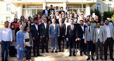 Başkan Güngör Protokol Üyeleri ve Vatandaşlarla Bayramlaştı