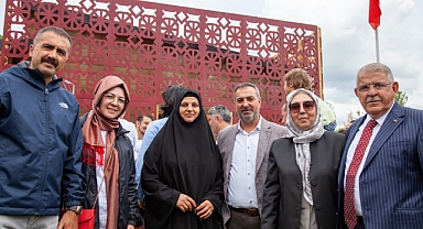 Başkan Mahçiçek Ay yıldızlı bahçemiz ve değerlerimizle Hollanda’ya damga vurduk