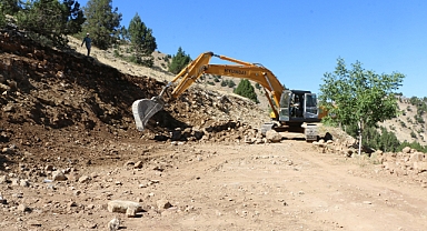 Büyükşehir’den Maksutlu’da Yol Çalışması