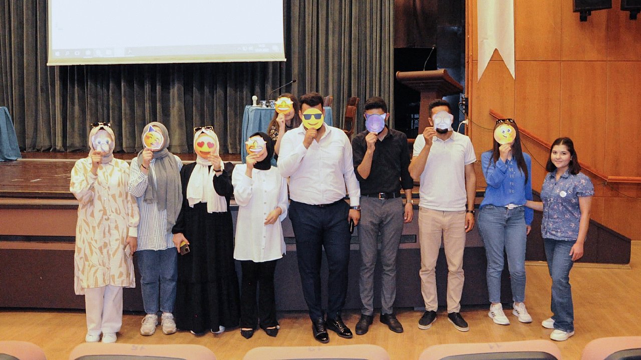 Gençler Emoji Yarışmasına Yoğun İlgi Gösterdi