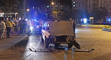 Kahramanmaraş’ta iki otomobil çarpıştı: 1 yaralı   