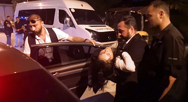 Konserde bayılan çocuğu belediye başkanı kucağında taşıdı