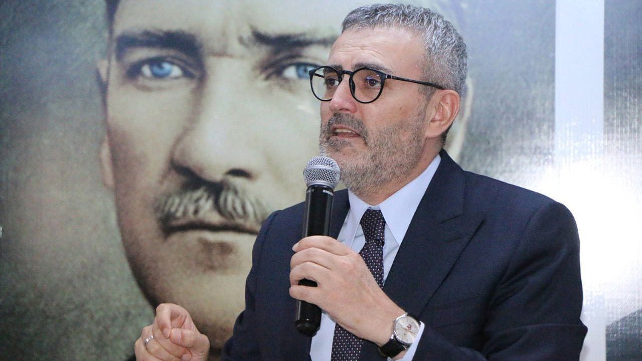 Mahir Ünal’ın Covid-19 testi pozitif çıktı