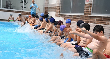 Onikişubat Belediyesi’nin yüzme kurslarına 4 bin çocuk kayıt yaptırdı