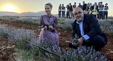 Ünlü Oyuncu Wilma Elles Festival sunucusu oldu