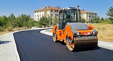 Afşin’de asfalt çalışmaları hız kesmeden devam ediyor