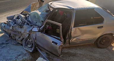 Afşin’de kamyon ile otomobil çarpıştı: 3 yaralı