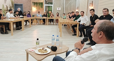 Başkan Balcıoğlu, kütüphanede öğrencilere tecrübelerini anlattı