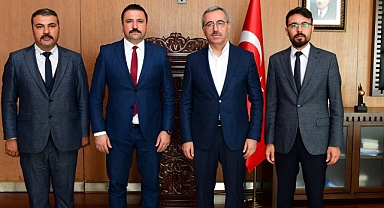 Başkan Güngör, Ülkü Ocakları İl Başkanı Dursun Nar ve Yönetimini Ağırladı