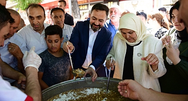 Elbistan Belediyesi’nden Vatandaşlara Aşure İkramı