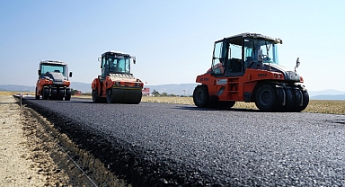 İmran Kılıç Köprüsü ve Bulvarı’nda Asfalt Serimi Başladı