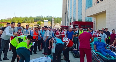 KSÜ Sağlık Uygulama ve Araştırma Hastanesinde Önce Eğitim, Sonra Tatbikat Yapıldı