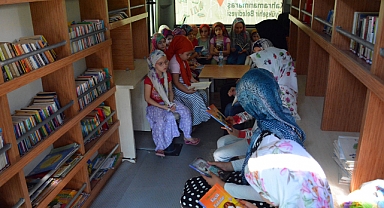 Kur’an Kursu Öğrencilerine Gezici Kütüphane Sürprizi