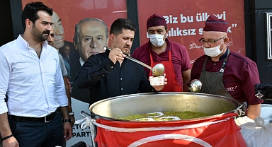 MHP ve Ülkü Ocakları Dulkadiroğlu İlçe Başkanlıklarından aşure ikramı