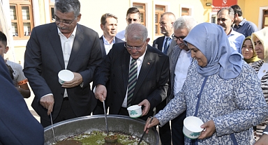 Onikişubat Belediyesi’nden Sevgi Evleri’ndeki çocuklara anlamlı aşure ikramı