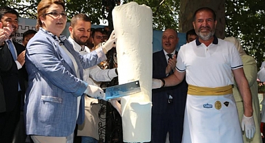 Bakan Yanık Alpedo Maraş Dondurmasını Satırla Kesti!